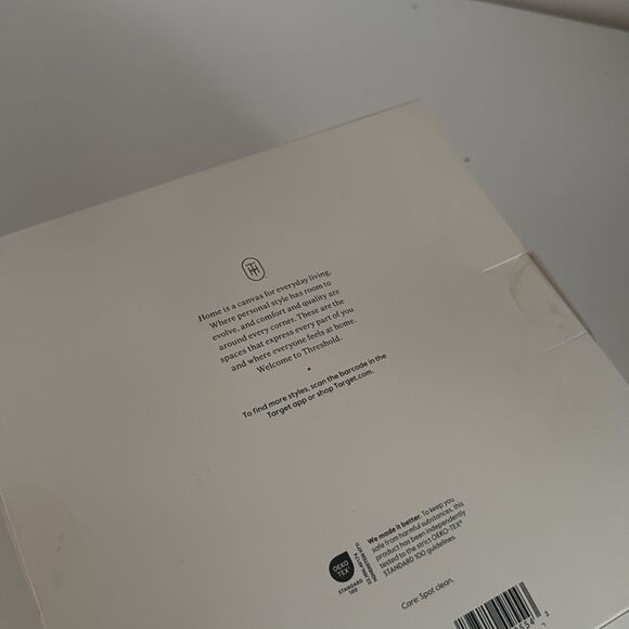 Threshold Red Holiday Garland with Heart Design NIP - Picture 4 of 4